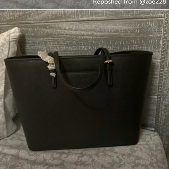 Michael Kors Large Tote - Picture 2 of 6